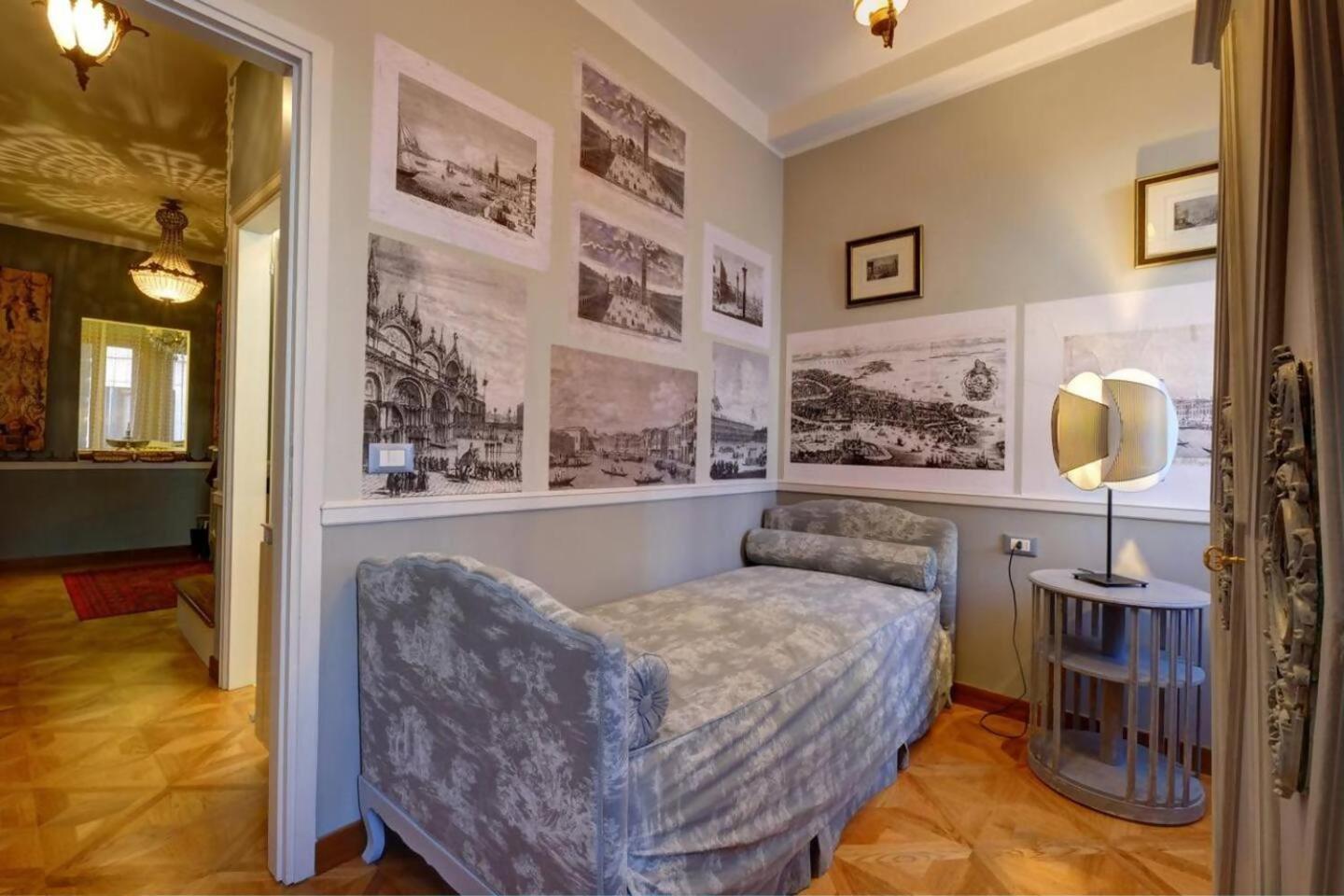 Campanile Canonica Design House Apartment Venedig