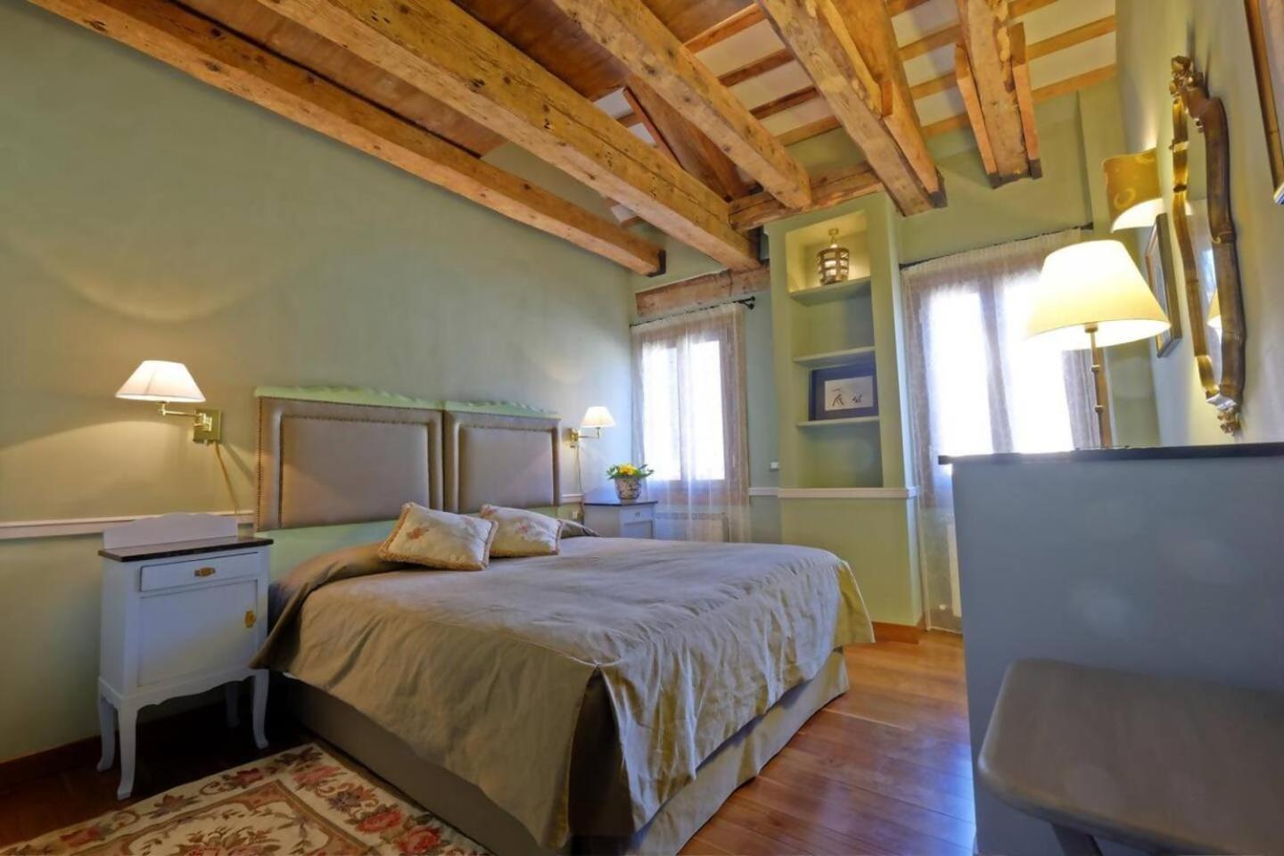 Apartment Campanile Canonica Design House Venedig